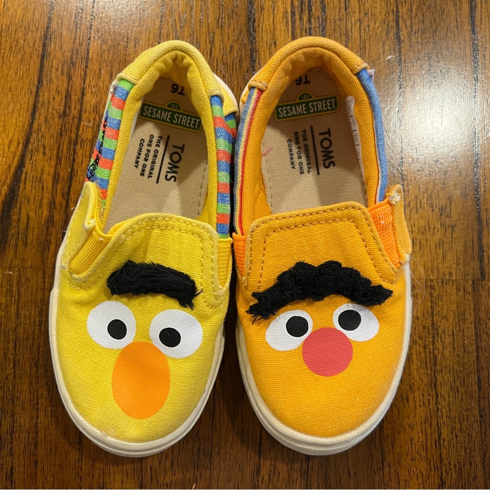 TOMS x Sesame Street Bert and Ernie Low-Top Sneakers